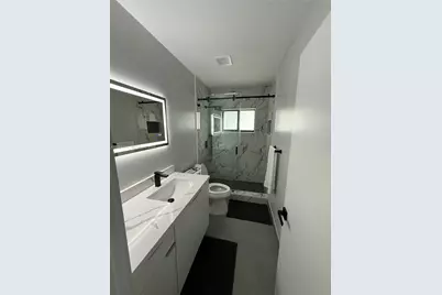 1050 NE 9th Ave #4, Fort Lauderdale, FL 33304 - Photo 9