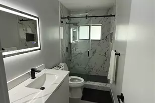 1050 NE 9th Ave, Fort Lauderdale, FL 33304 - Photo 9