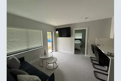 1050 NE 9th Ave #4, Fort Lauderdale, FL 33304 - Photo 5