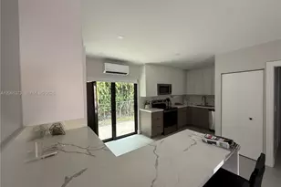 1050 NE 9th Ave, Fort Lauderdale, FL 33304 - Photo 3