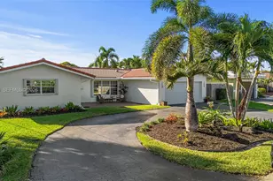 2207 NE 16th Ave, Wilton Manors, FL 33305 - Photo 1