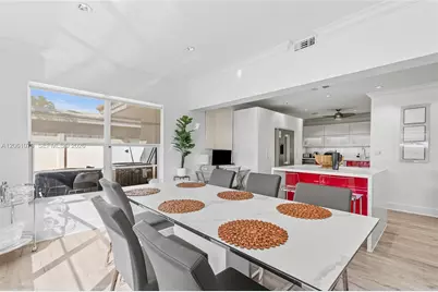 2207 NE 16th Ave, Wilton Manors, FL 33305 - Photo 17