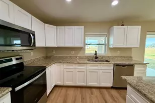 7033 Waldo Cir, Labelle, FL 33935 - Photo 9