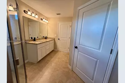 7033 Waldo Cir, Labelle, FL 33935 - Photo 13