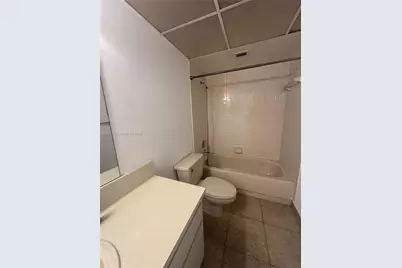 8290 Lake Dr #517, Doral, FL 33166 - Photo 13