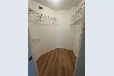 8290 Lake Dr #517, Doral, FL 33166 - Photo 7