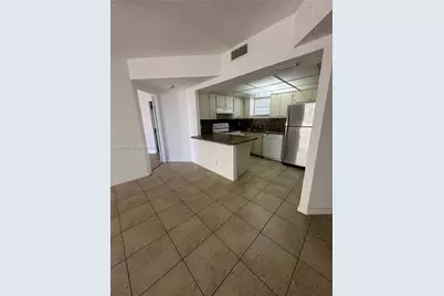 8290 Lake Dr #517, Doral, FL 33166 - Photo 3