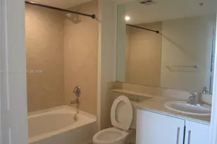 325 S Biscayne Blvd, Miami, FL 33131 - Photo 17