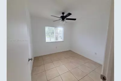 995 NE 34th Ave #101, Homestead, FL 33033 - Photo 9