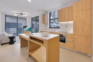 11 NE 6th St, Miami, FL 33132 - Photo 3