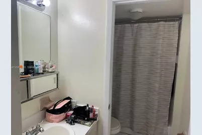 1820 W 53rd St #518, Hialeah, FL 33012 - Photo 13