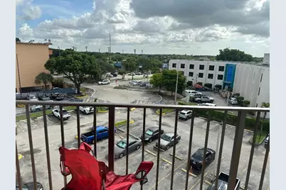 1820 W 53rd St #518, Hialeah, FL 33012 - Photo 17