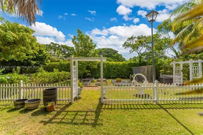 9735 SW 64th St, Miami, FL 33173 - Photo 41