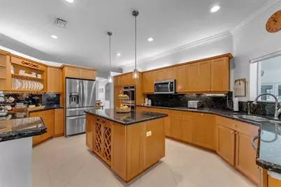 9735 SW 64th St, Miami, FL 33173 - Photo 9