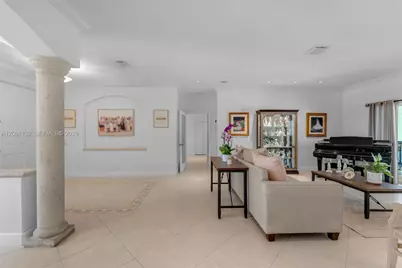 9735 SW 64th St, Miami, FL 33173 - Photo 7