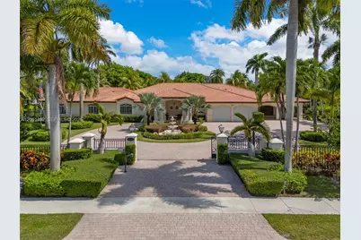 9735 SW 64th St, Miami, FL 33173 - Photo 1