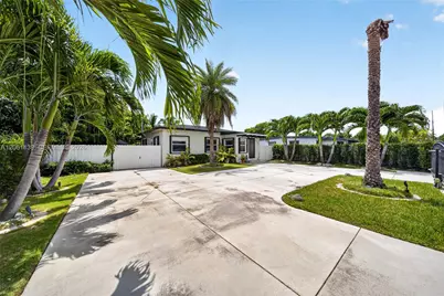 17019 SW 100th Ave, Miami, FL 33157 - Photo 3