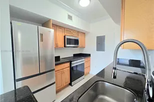 11600 SW 2nd St, Pembroke Pines, FL 33025 - Photo 5