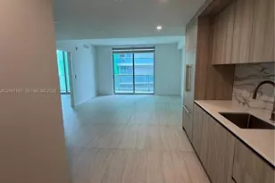 77 SE 5th St, Miami, FL 33131 - Photo 11