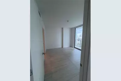 77 SE 5th St #2106, Miami, FL 33131 - Photo 13