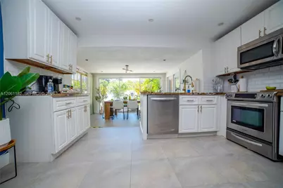 1725 SW 30th St, Fort Lauderdale, FL 33315 - Photo 15