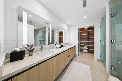 2411 Laguna Circle #2010, Miami, FL 33181 - Photo 13