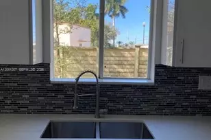 2430 SE 14th Ave, Homestead, FL 33035 - Photo 13