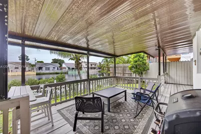 8210 SW 96th Ct, Miami, FL 33173 - Photo 43