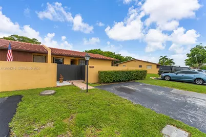 8612 SW 148th Pl, Miami, FL 33193 - Photo 3