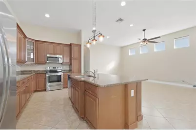 10726 NW 80th Cir, Parkland, FL 33076 - Photo 13
