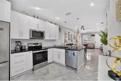 3227 NW 32nd Ter, Oakland Park, FL 33309 - Photo 11