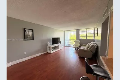 16518 NE 26th Ave #403, North Miami Beach, FL 33160 - Photo 3