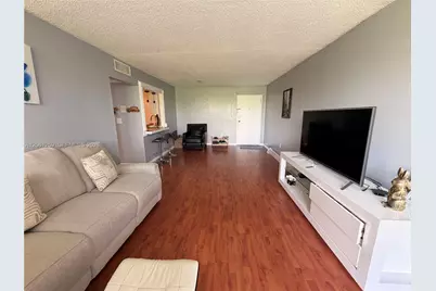 16518 NE 26th Ave #403, North Miami Beach, FL 33160 - Photo 5
