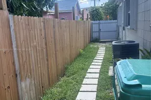 11108 Peachtree Dr, Miami, FL 33161 - Photo 29