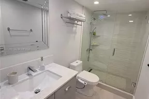 5555 Collins Ave, Miami Beach, FL 33140 - Photo 17