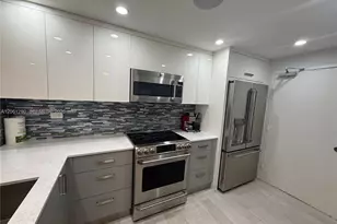 5555 Collins Ave, Miami Beach, FL 33140 - Photo 9