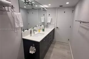 5555 Collins Ave, Miami Beach, FL 33140 - Photo 25