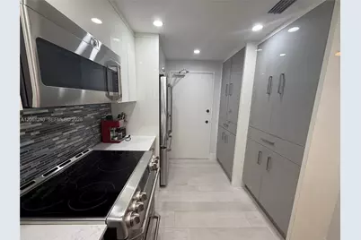 5555 Collins Ave #12C, Miami Beach, FL 33140 - Photo 11