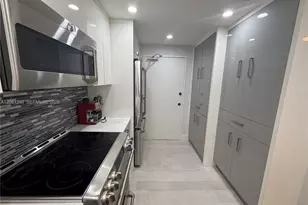 5555 Collins Ave, Miami Beach, FL 33140 - Photo 11