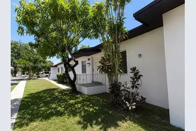 760-762 NW 52nd St, Miami, FL 33127 - Photo 3