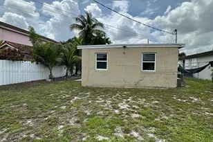 728 SW 6th St, Dania Beach, FL 33004 - Photo 25