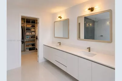 700 NE 24th St #3004, Miami, FL 33137 - Photo 15