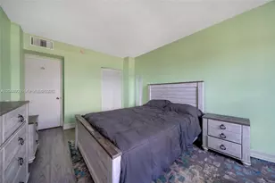1455 N Treasure Dr, North Bay Village, FL 33141 - Photo 23