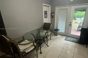 240 NE 23rd Ct, Pompano Beach, FL 33060 - Photo 5