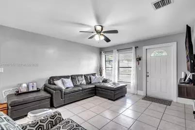 4873 SW 44th Ter, Dania Beach, FL 33314 - Photo 9