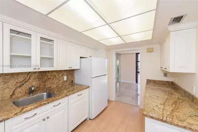 600 Biltmore Way #1014, Coral Gables, FL 33134 - Photo 13