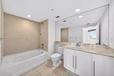 325 S Biscayne Blvd #2219, Miami, FL 33131 - Photo 17