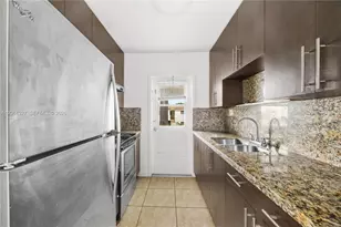5420 Hollywood Blvd, Hollywood, FL 33021 - Photo 3
