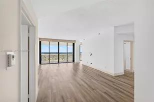 2000 Island Blvd, Aventura, FL 33160 - Photo 3