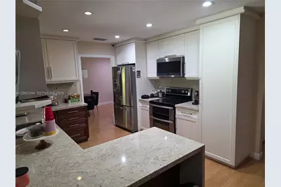 15331 Durnford Dr, Miami Lakes, FL 33014 - Photo 5